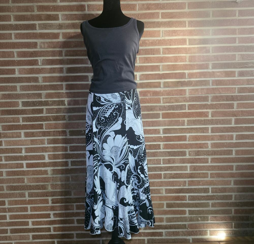 Zashi Black and White Paisley Floral Maxi Skirt Size M Boho Whimsigoth